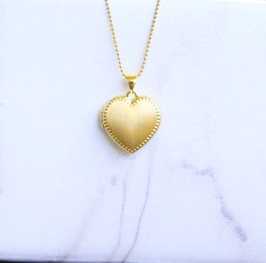14k solid Gold heart necklace, Love gift, heart locket, Gift for Mum