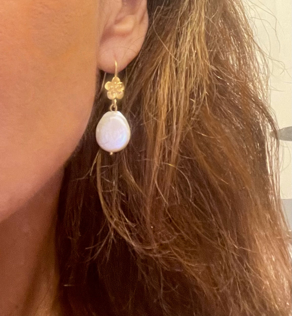 Mother of Pearl Flower Earrings